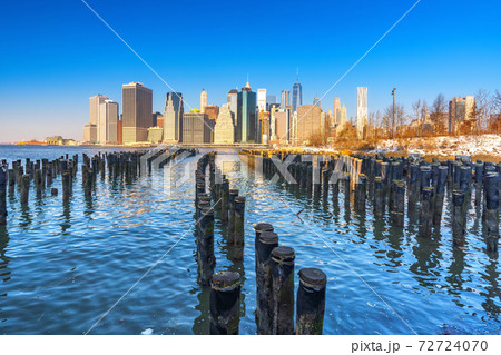 Manhattan at winter sunrise Manhattan at winter sunrise 72724070