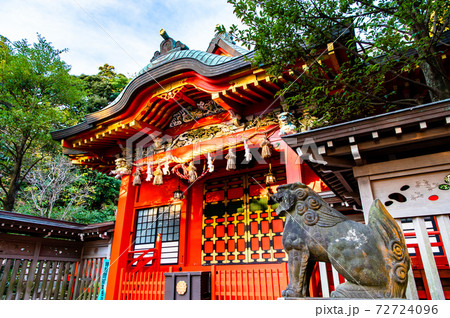 神奈川県藤沢市 江の島　江島神社（中津宮） 72724096