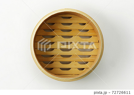 白背景に置かれたせいろ 72726611