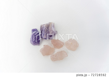 アメジストとローズクォーツの原石 72728592
