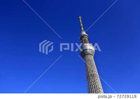 青空と東京スカイツリー 72729119