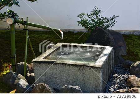 雪に閉ざされる洛北の古刹 雪に閉ざされる洛北の古刹 72729906