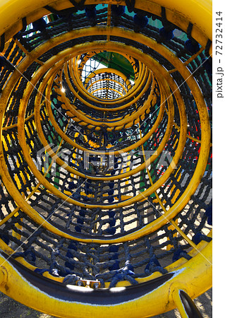 公園の遊具のトンネルの写真素材