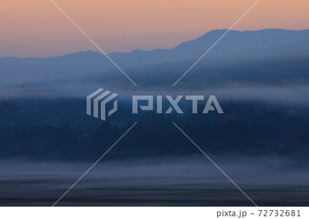 夜明けの束稲山 72732681