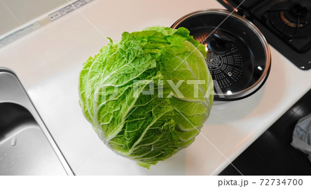 起立した立派な白菜(冬の鍋の主役！)真上から　3746 72734700