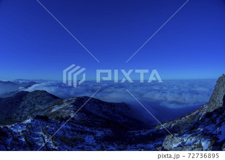 冬 山 雪景色 72736895