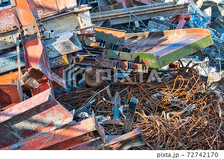 鉄スクラップと鉄筋くず 72742170