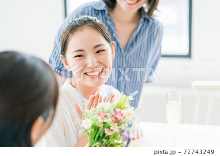 バースデー女子会の写真素材 バースデー女子会の写真素材