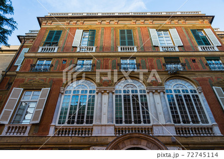 イタリア　ジョノヴァの街並み 72745114