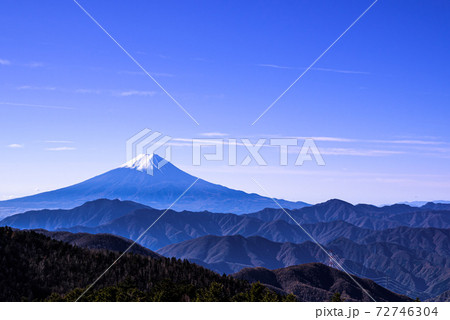 牛奥ノ雁ヶ腹摺山から望む富士山 72746304