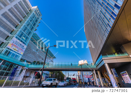 日本の東京都市景観 二子玉川駅前などを望む 72747301