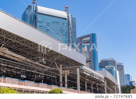 駅前風景　新橋駅 72747685