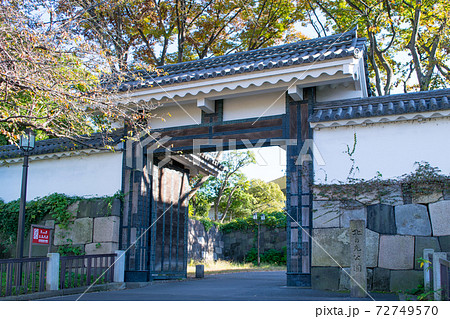 東京都　北の丸公園　田安門 72749570