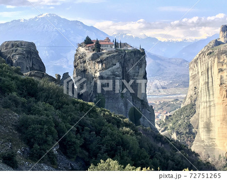 ギリシャ・メテオラ　アギア・トリアダ修道院　ロング 72751265