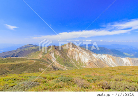 天狗ヶ城山頂から見た初秋のくじゅう連山 大分県玖珠郡 天狗ヶ城山頂から見た初秋のくじゅう連山 大分県玖珠郡 72755816