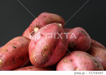種子島特産の安納芋 72756497