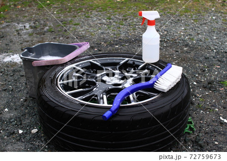 ホイール洗浄に必要な洗車用品 72759673
