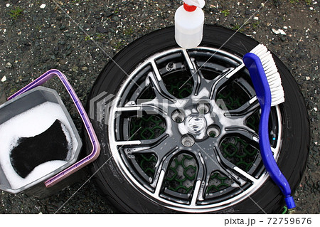 ホイール洗浄に必要な洗車用品 72759676