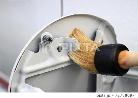 給油口の細部洗浄 72759697