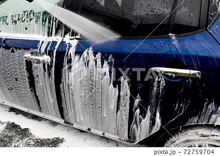 高圧洗浄機による濯ぎ 72759704