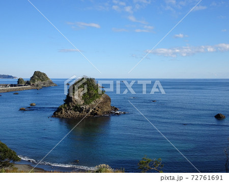 鴨川の絶景スポット鴨川松島・綺麗な石が拾える八岡海岸の写真素材 鴨川の絶景スポット鴨川松島・綺麗な石が拾える八岡海岸の写真素材 72761691