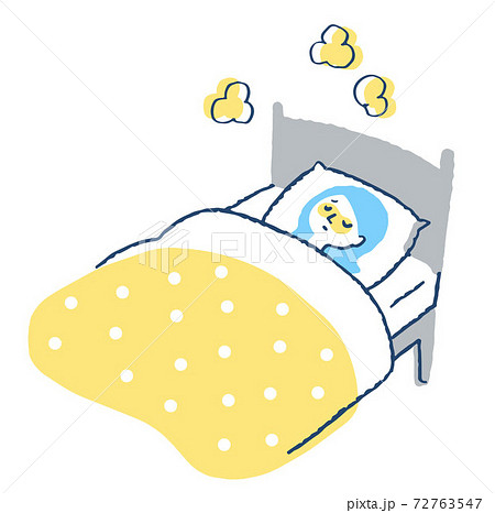 発熱　ベッドで寝ている風邪の女性 72763547