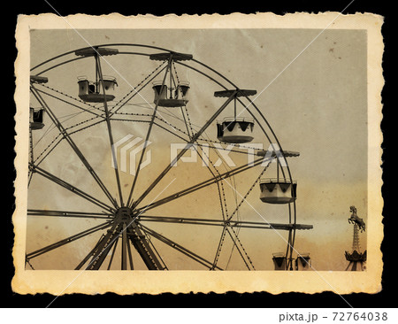 vintage photo of ferris wheel in amusement park vintage photo of ferris wheel in amusement park 72764038