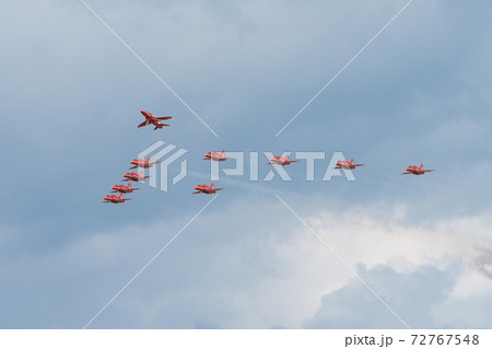 イギリス空軍レッドアローズ編隊ブレイク イギリス空軍レッドアローズ編隊ブレイク 72767548