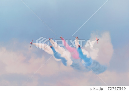 イギリス空軍レッドアローズの水平開花 72767549