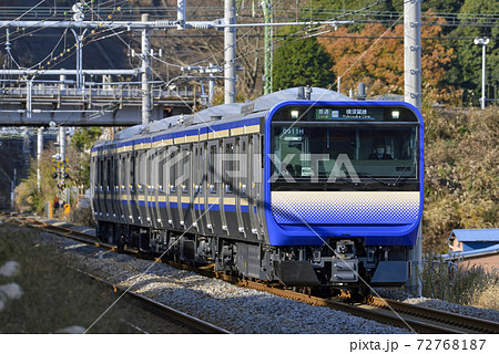 横須賀線表示【E235系普通】秋の田浦駅付近 横須賀線表示【E235系普通】秋の田浦駅付近 72768187