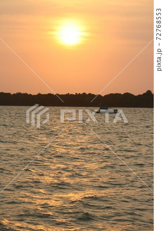 アマゾンの落日　ブラジル 72768553