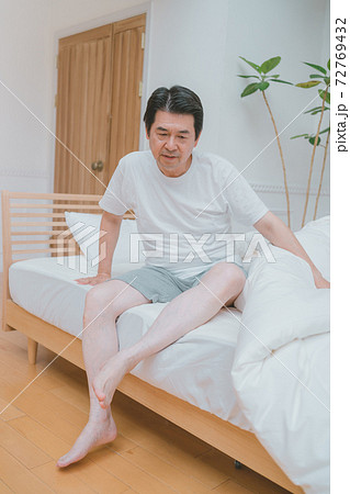 寝起き 60代 寝起き 60代 72769432