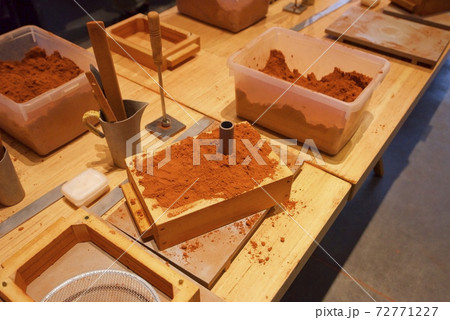 富山県高岡市の能作での鋳物製作体験(ぐい呑み) 富山県高岡市の能作での鋳物製作体験(ぐい呑み) 72771227