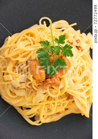ウニのクリームパスタ 72772499