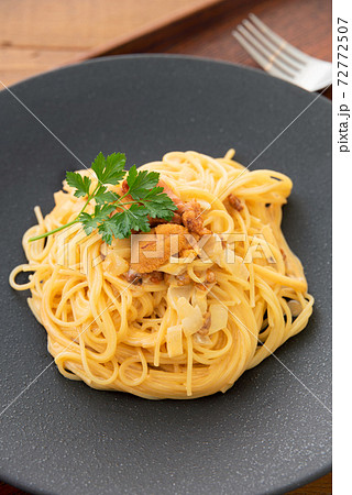 ウニのクリームパスタ 72772507