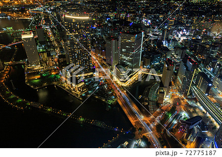 ランドマークタワーから臨む横浜港の夜景の写真素材