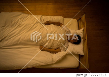 高齢者の睡眠の悩み 高齢者の睡眠の悩み 72775303