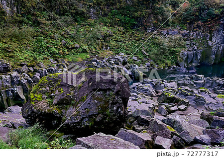 秋の高千穂峡【宮崎県】 72777317