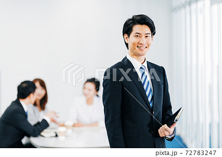 ビジネスシーン ビジネスシーン 72783247