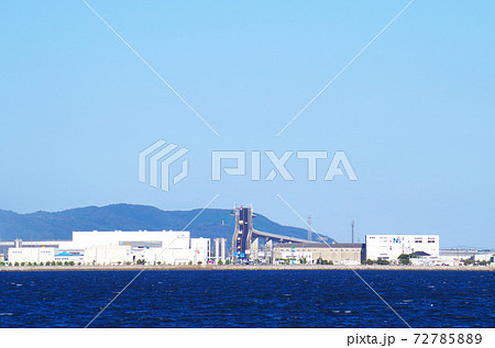 大根島の海岸道路沿いの撮影スポットから眺める江島大橋と周辺の風景 … 島根県 松江市（晴れ） 72785889