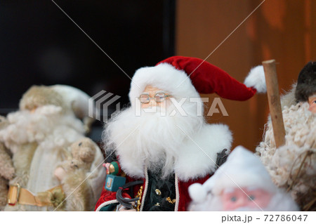 santa claus 72786047