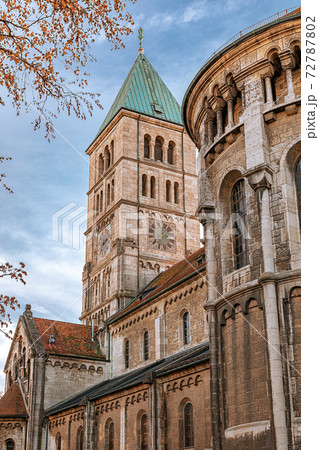The Heilig-Geist-Kirche, the Roman Catholic parish church in downtown Schweinfurt. The Heilig-Geist-Kirche, the Roman Catholic parish church in downtown Schweinfurt. 72787802