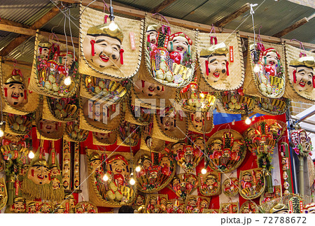 十日戎の縁起物　大阪今宮戎神社　商売繁盛の神様　イメージ素材 72788672