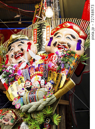 十日戎の縁起物　大阪今宮戎神社　商売繁盛の神様　イメージ素材 72788673