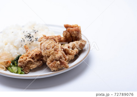 鶏のから揚げ定食 鶏のから揚げ定食 72789076