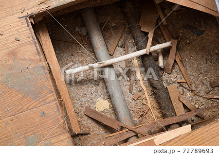 床下配管 72789693