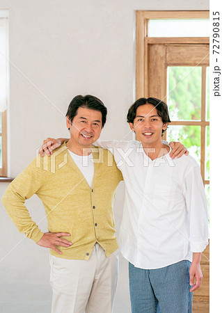 仲の良い父子 72790815