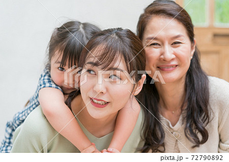 女三世代 女三世代 72790892