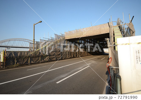 補修中の橋 72791990