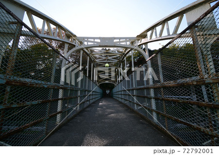 飛鳥山下跨線人道橋 72792001